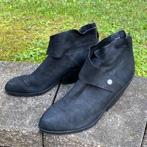 Eileen Fisher | Tag Wrap Snap Booties
